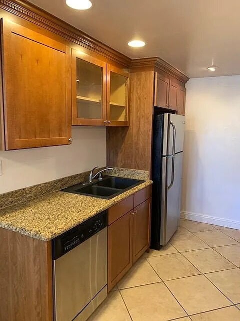 Building Photo - "Charming 2-Bed, 2-Bath Condo Retreat in San Marcos Oasis!"