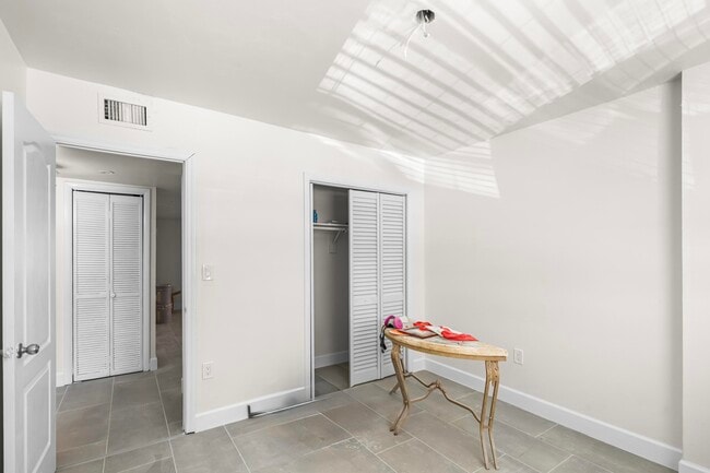 Building Photo - 1882 SW 17th Ave