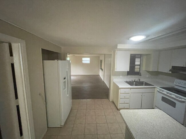 Building Photo - 6548 Batea Terrace