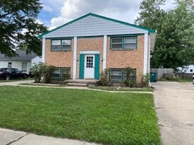 Building Photo - 1655 Haslett Rd