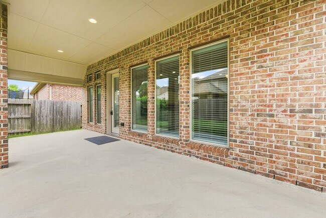 Building Photo - 27922 Arden Trl