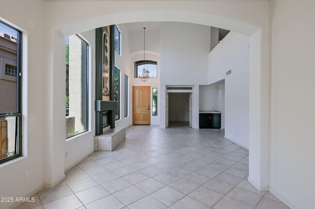 Building Photo - 8100 E Camelback Rd
