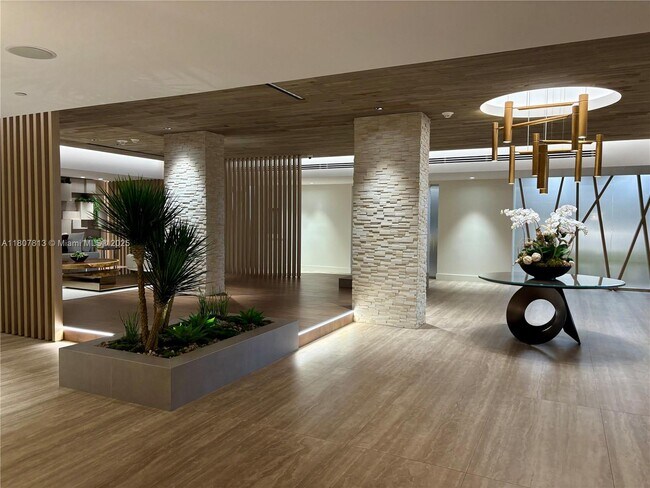 Building Photo - 2301 Collins Ave