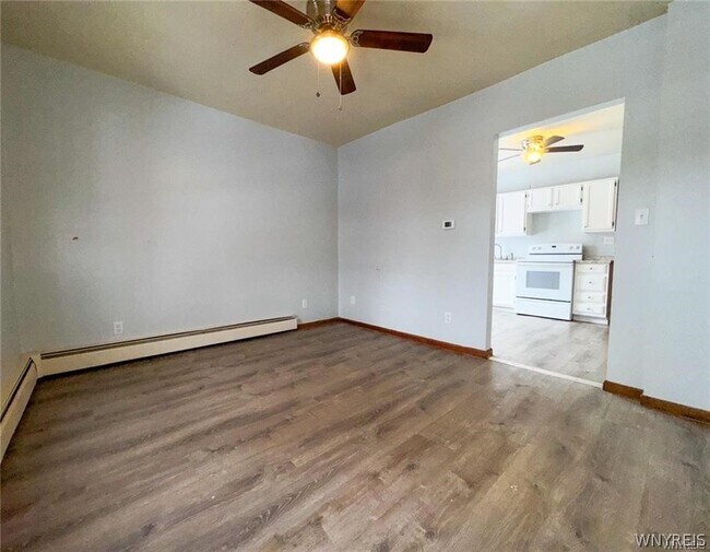 Building Photo - 1953 Falls St