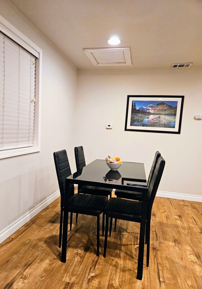 Building Photo - 10309 Stone Ave N