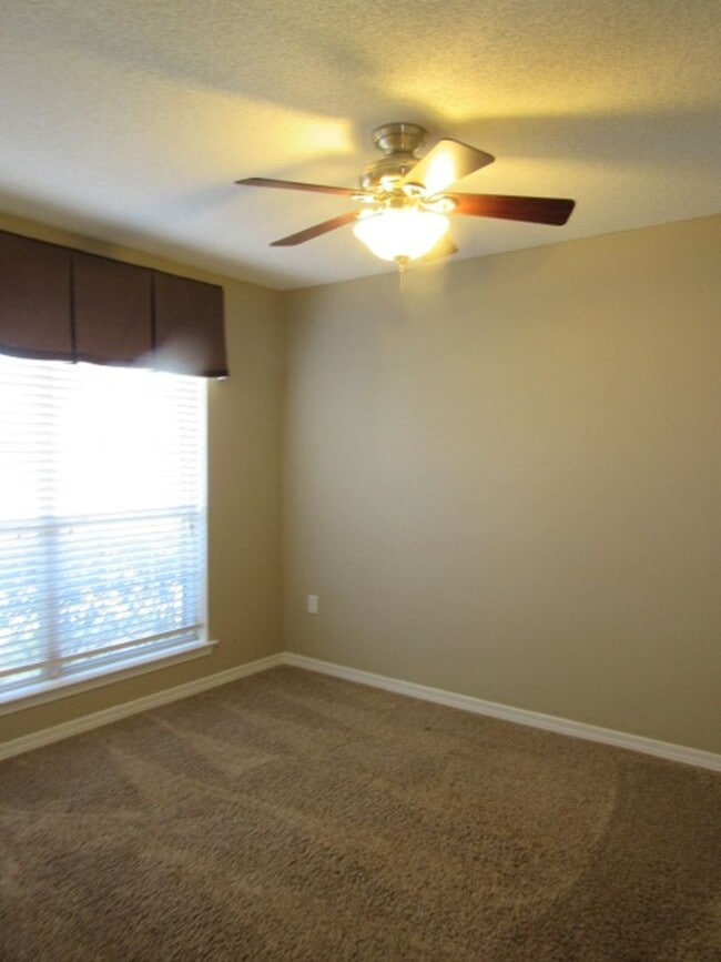 Building Photo - Four bedroom home in Gulf Breeze!