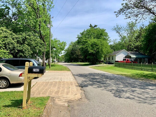 Building Photo - 2302 13th St SW