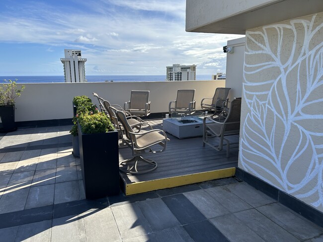 Building Photo - 2345 Ala Wai Blvd