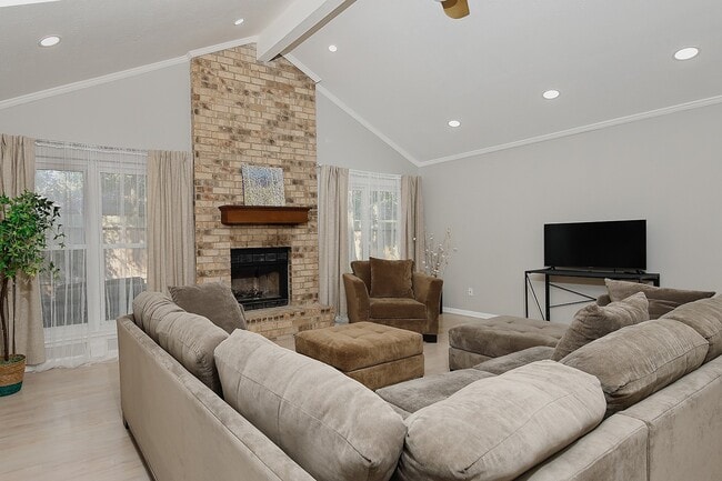 Building Photo - 99 N Deerfoot Cir