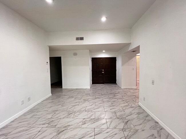 Building Photo - Perfect Home waiting for you!