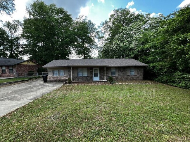 Primary Photo - 5615 Buxton Dr