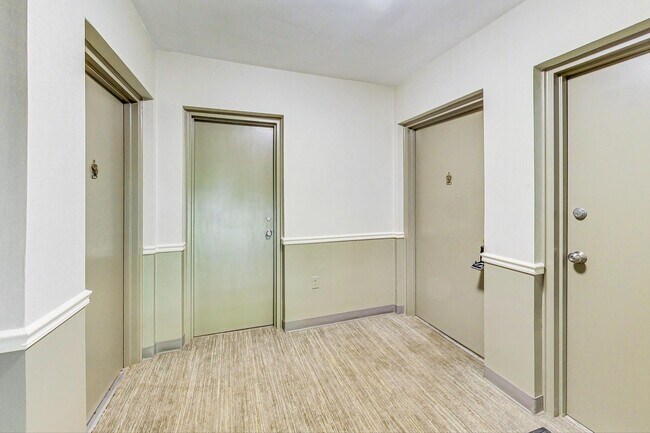 Building Photo - 10501 Montrose Ave