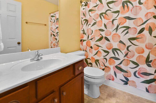 Building Photo - Pet Friendly Three Bedroom with Bonus!