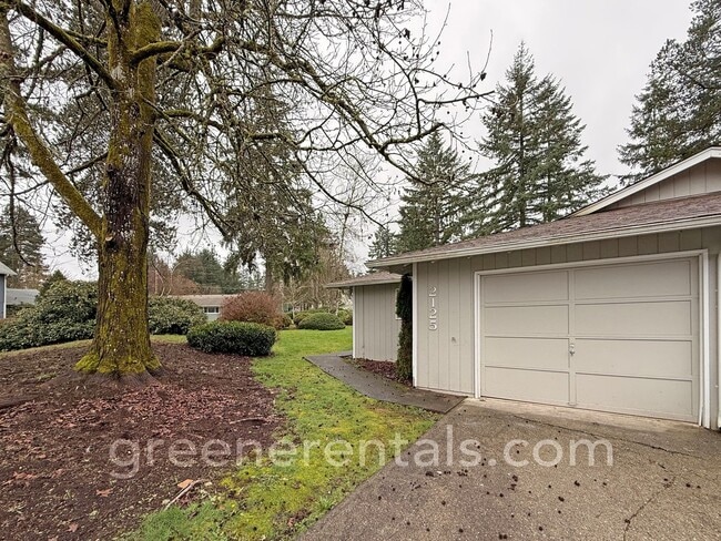 Building Photo - 2BD/1BA West Olympia Duplex