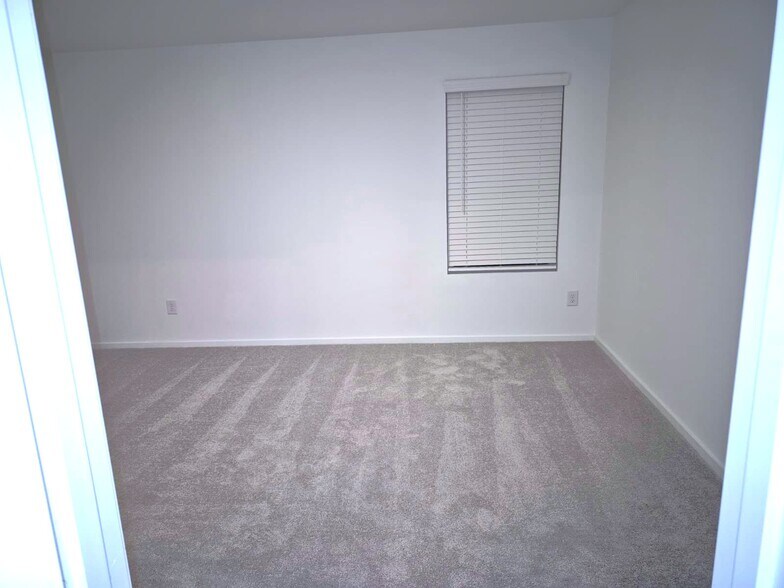 Building Photo - 20034 Palermo Shores Dr