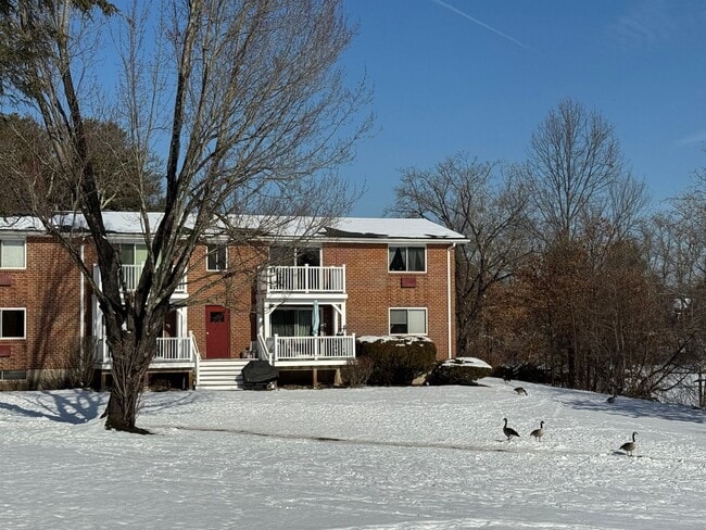 Interior Photo - Lakeview Apartments