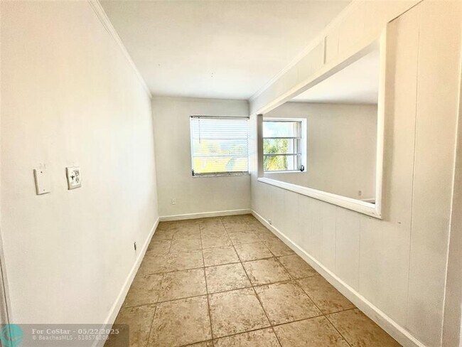 Building Photo - 4071 N Dixie Hwy