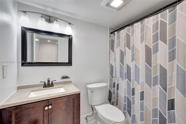 Building Photo - 126 S Cypress Rd