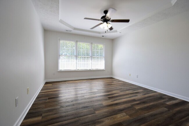 Building Photo - 2828 Franzia Dr
