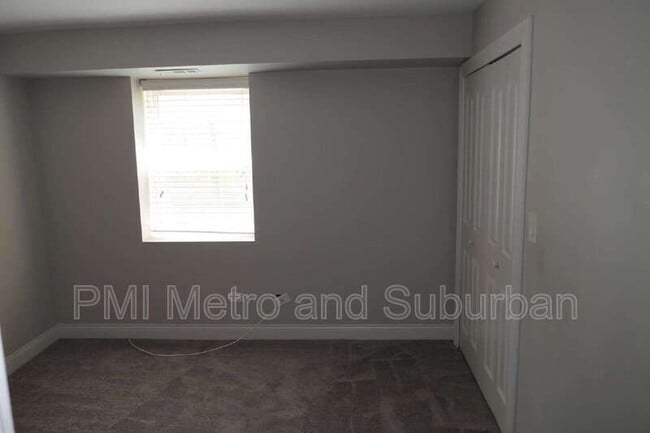 Building Photo - 1832 Dodge Ave