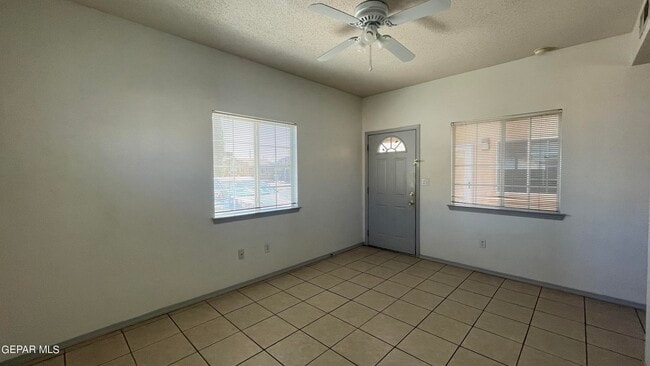 Building Photo - 2717 Idalia Ave