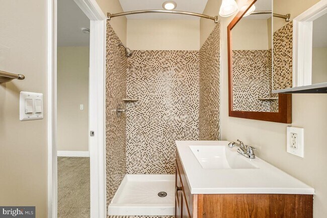 Building Photo - 3117 11th St NW