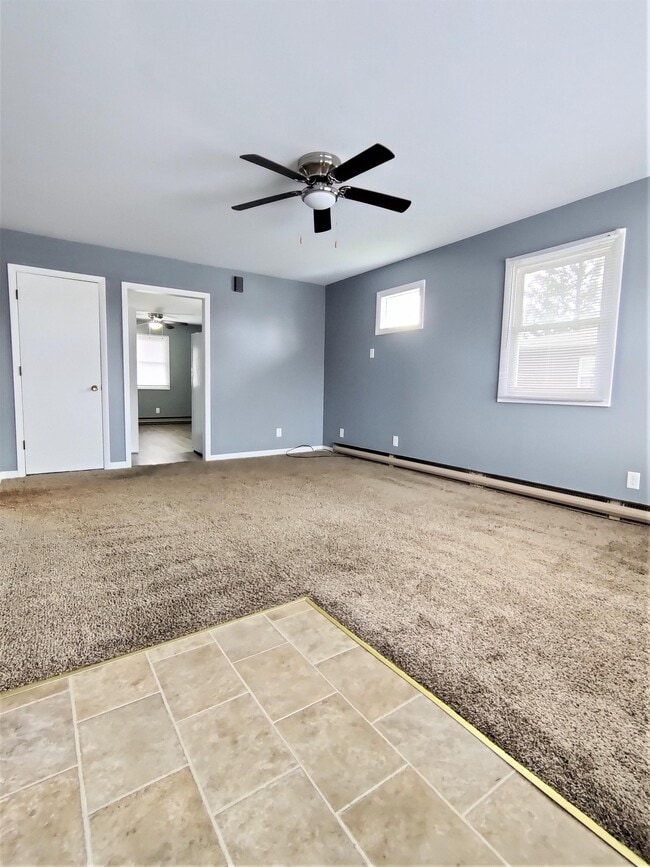 Building Photo - 435 E Ann St