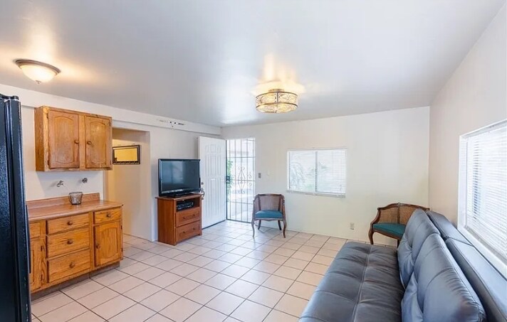 Building Photo - 5915 Fishburn Ave