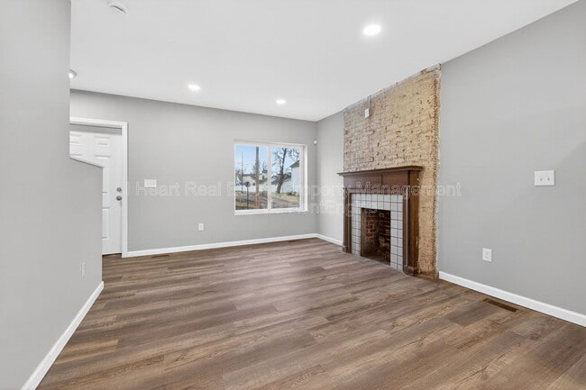 Building Photo - 1153 E 20th Ave