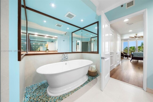 Building Photo - 791 Crandon Blvd