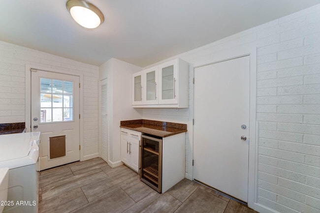 Building Photo - 4019 E Turney Ave