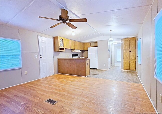 Building Photo - 826 Rembrandt Dr
