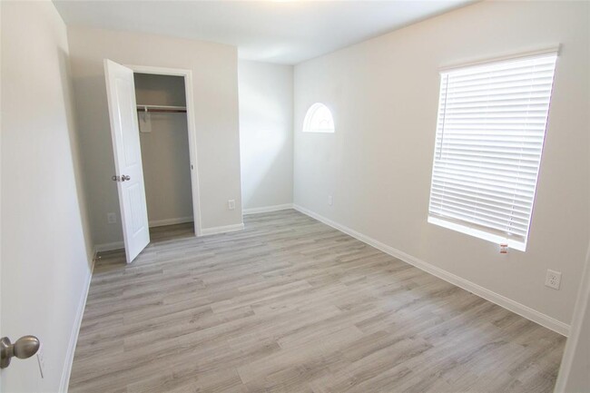 Building Photo - 5423 Gouldburn River Dr