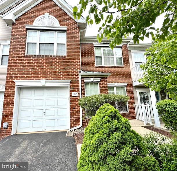Building Photo - 307 Bollen Ct