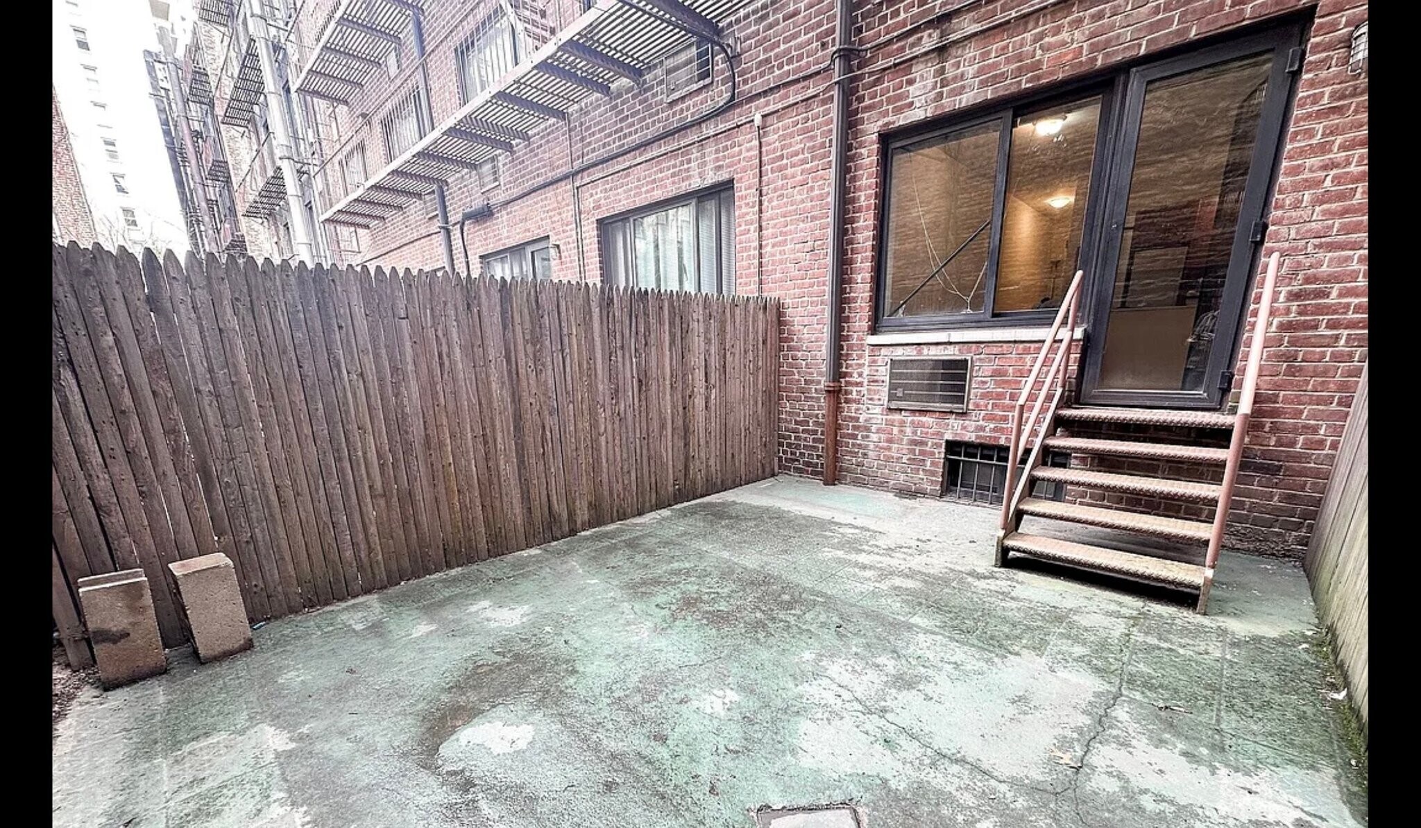 Building Photo - 1661 York Ave