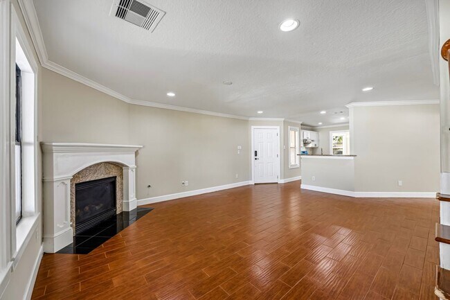 Building Photo - 5703 Basswood Dale Dr