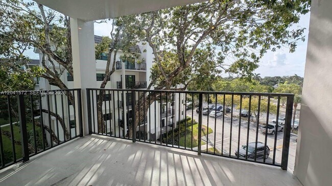 Building Photo - 900 River Reach Dr