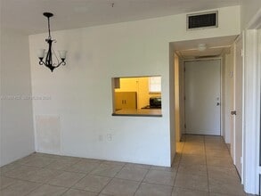 Building Photo - 20200 NE 27th Ct