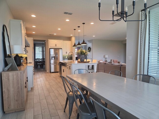 Building Photo - Two Story in Gated Lakeview Preserve
