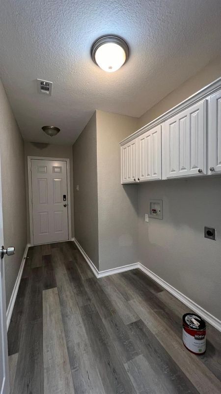 Building Photo - 8129 Hulen Park Cir
