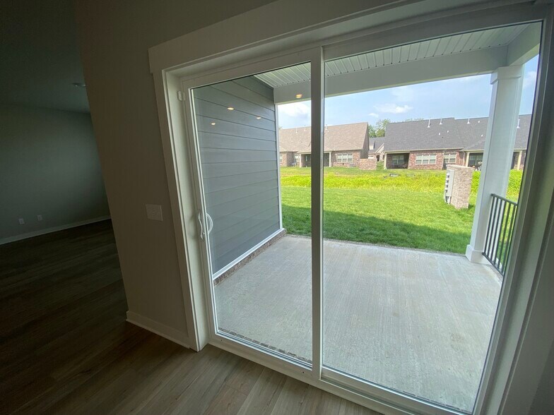 Building Photo - 3115 Lamond Dr