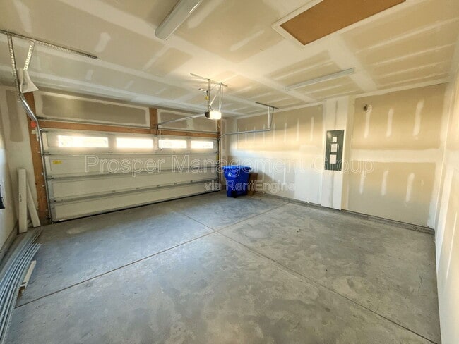 Building Photo - 8650 Windsor Hill Blvd