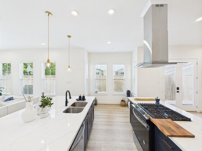 Building Photo - 4306 Idaho St