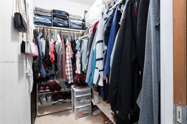 Building Photo - 5640 Hayes St