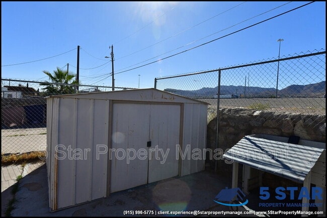 Building Photo - 8933 Kenneth St