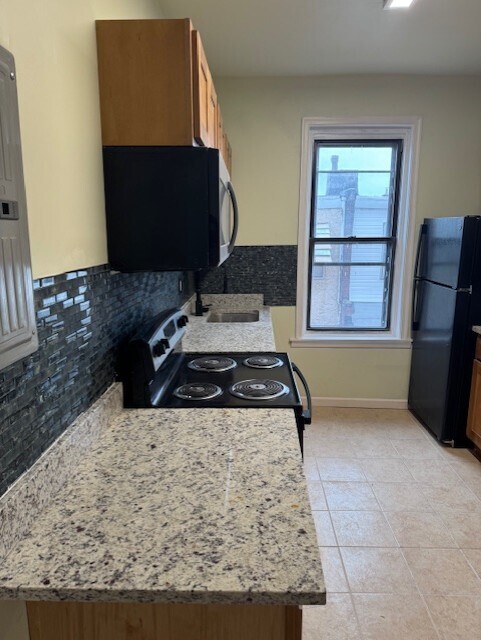 Building Photo - 5712 Arch St