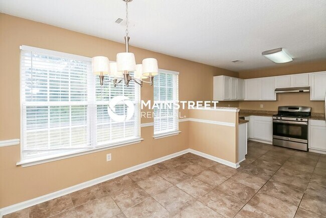 Building Photo - 4 Bedroom Pet-Friendly Home in Hampton, GA with Main Street Renewal