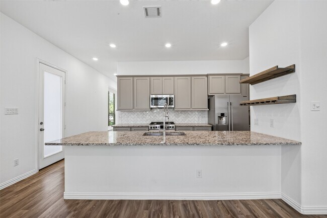 Building Photo - 4743 Glen Isle Dr