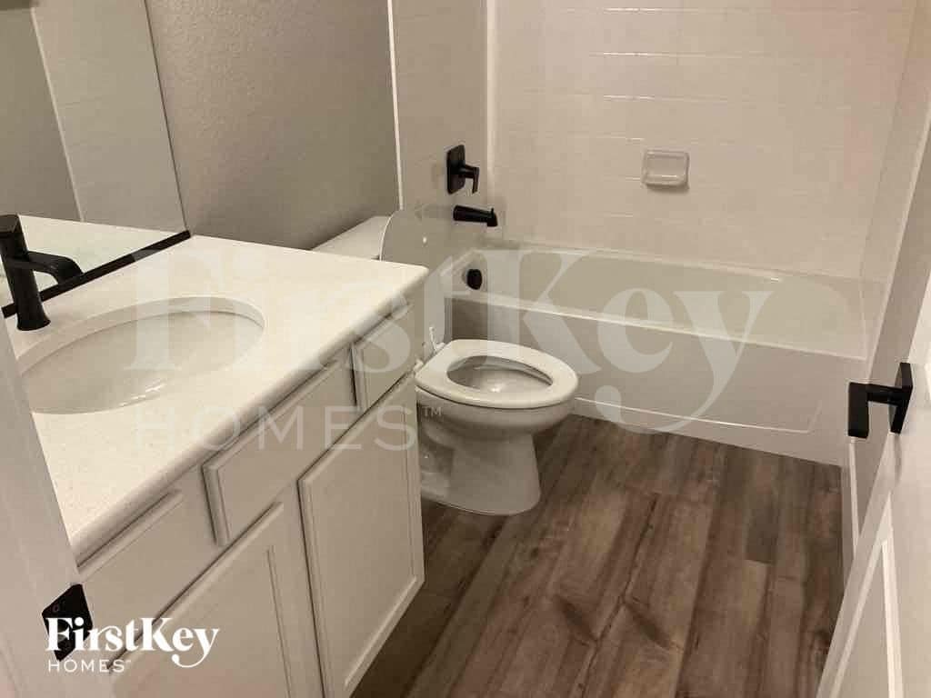 Building Photo - 6907 Akela Ln