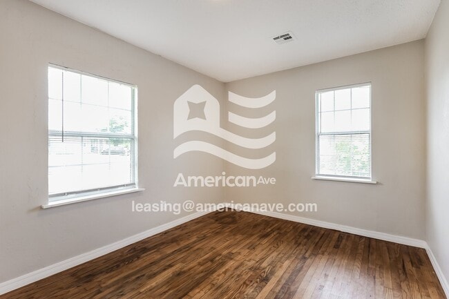 Building Photo - 4017 Dogwood Dr